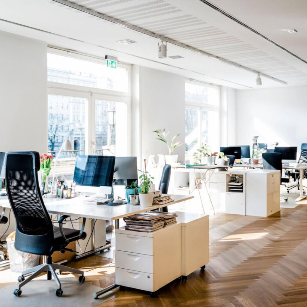 HB Städ erbjuder professionell kontorsstädning Alvhem för företag. Noggrant, diskret och pålitligt arbete för rena och fina arbetsmiljöer.
